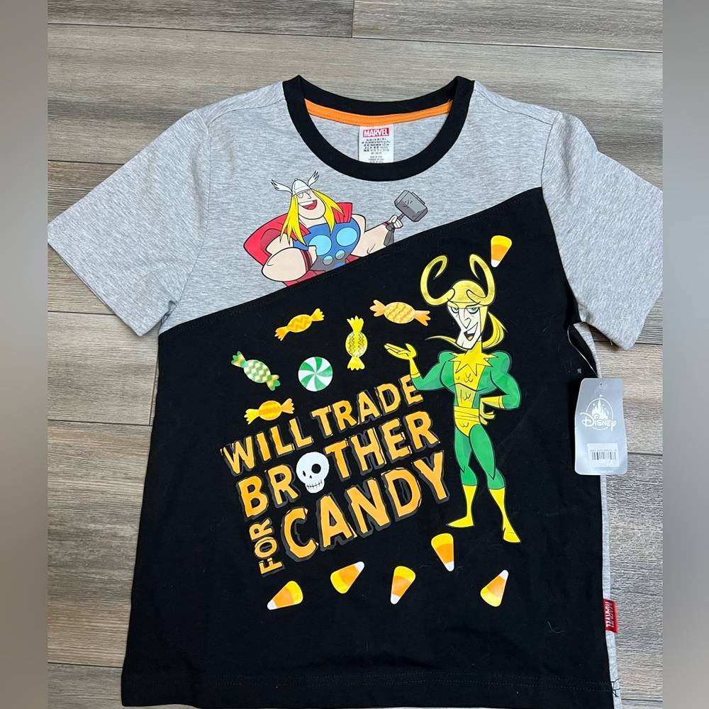 NWT Disney Marvel Halloween Shirt- Large‎